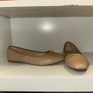 Elegant Tan Quilted Ballet Flats